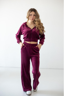 Костюм жіночий